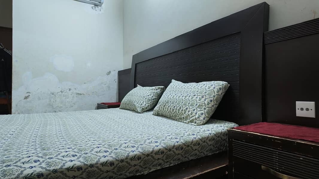 Bed with side Tables 2