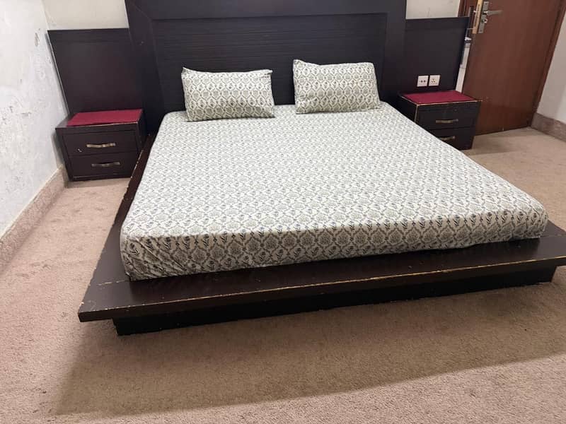 Bed with side Tables 13