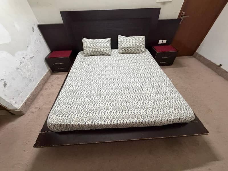 Bed with side Tables 14