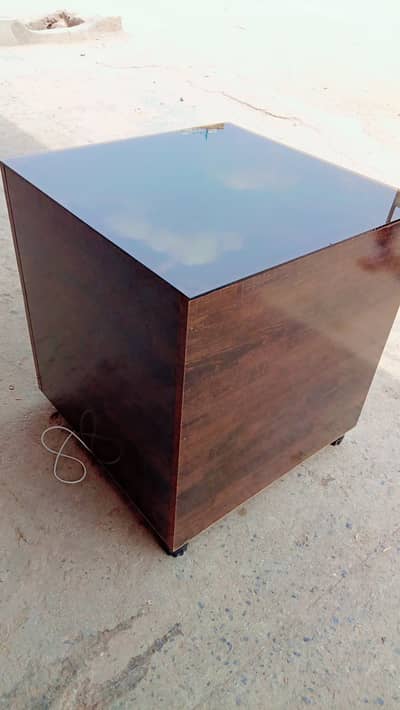 Modern Executive Lounge Table | Infinity Mirror Design