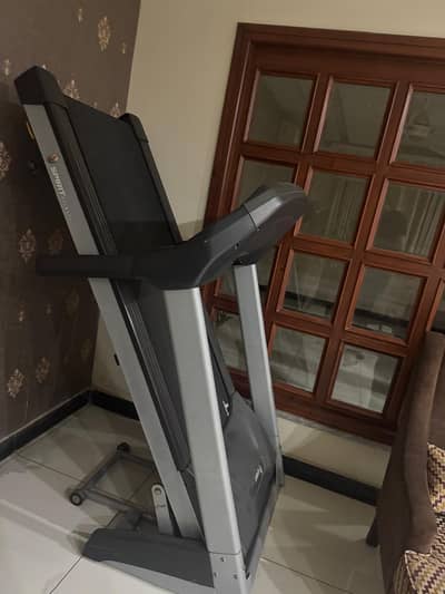 TREADMILL SPIRIT xt185s jogging machine excellent condition foldable