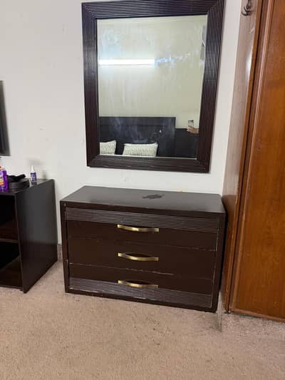 Dressing Table with mirror