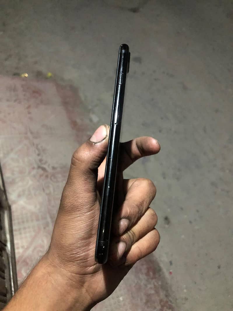 Apple iPhone 7 Plus 5