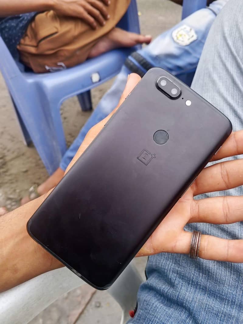 One Plus 5T 3