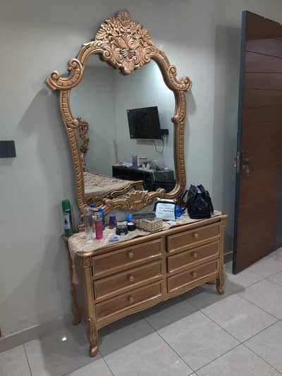 chiniot bed and dressing table with diko polish sale on reason price