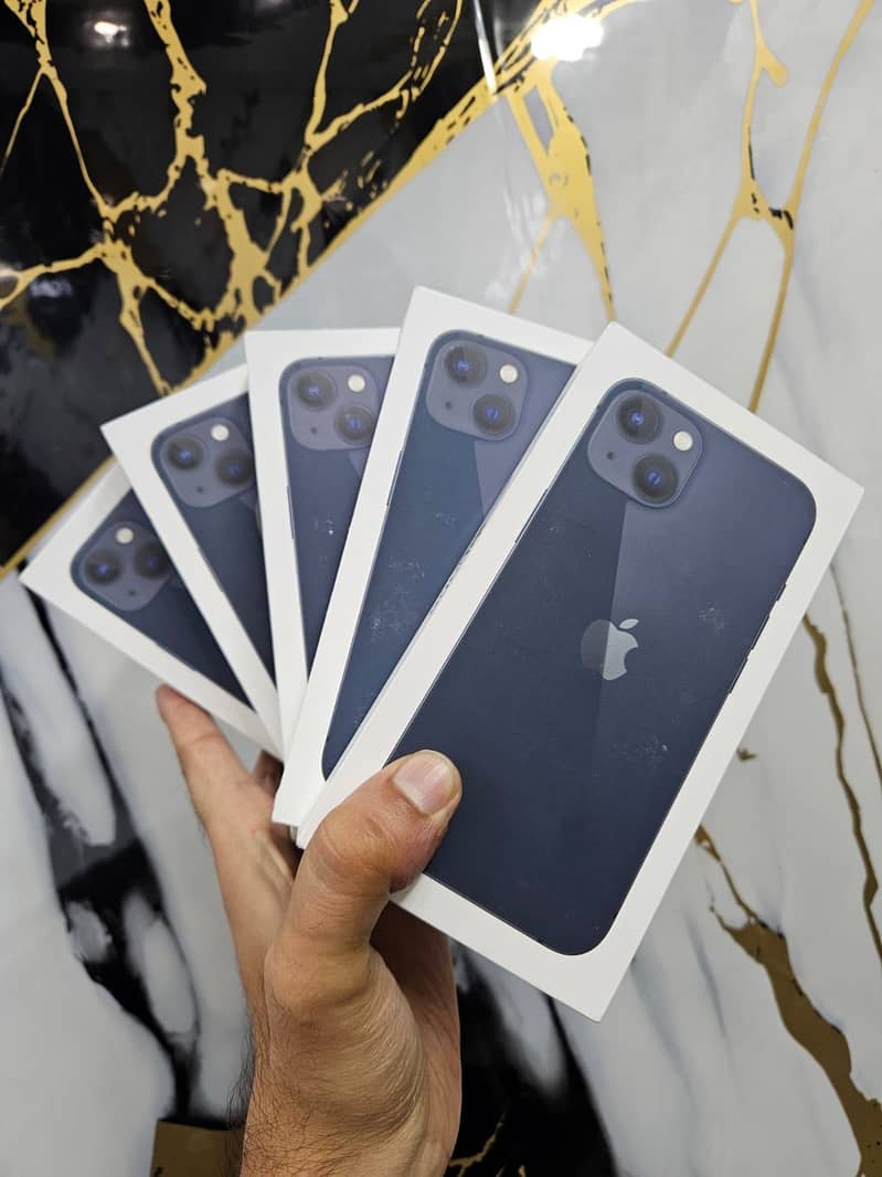 Apple iPhone 13 0
