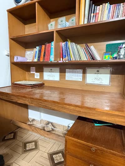 STUDY TABLE FOR SALE