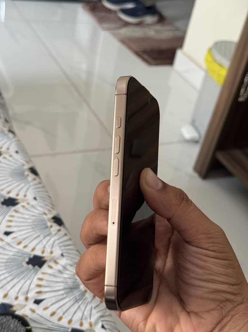 Iphone 16 pro 3