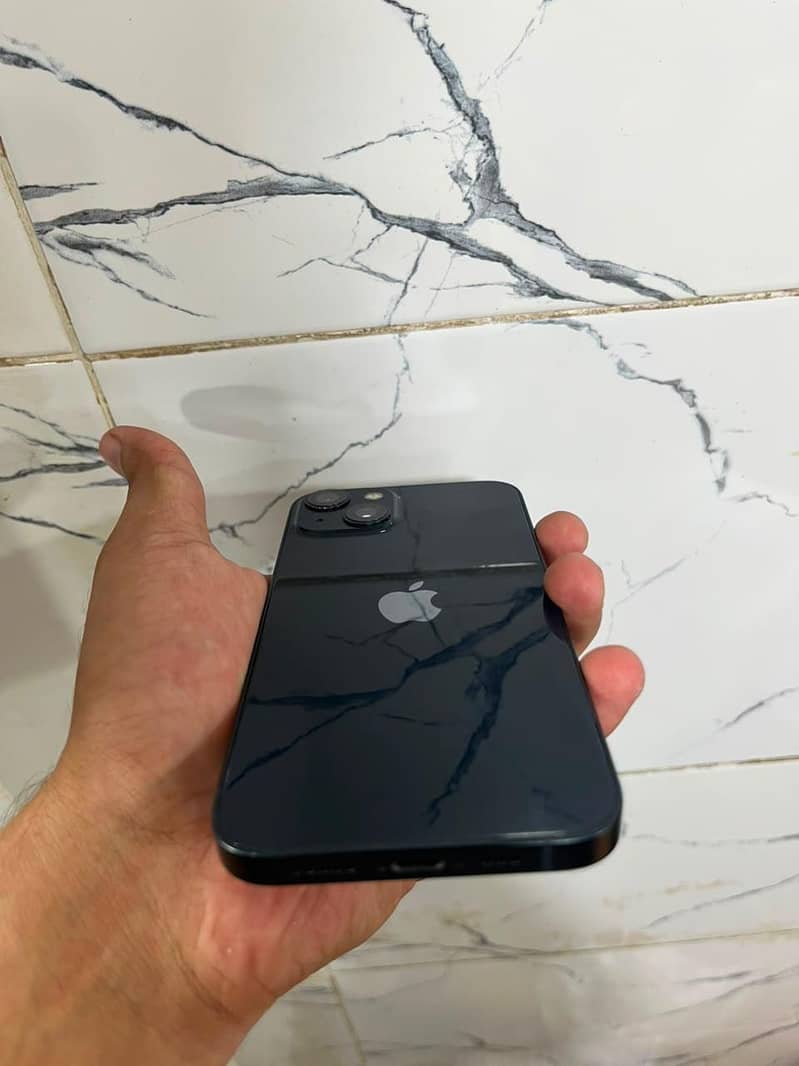 Apple iPhone 13 3