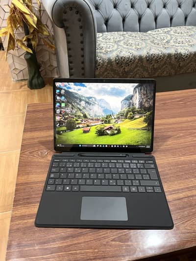 Microsoft Surface Pro 9 i7 12th Gen 16GB Ram 256GB SSD