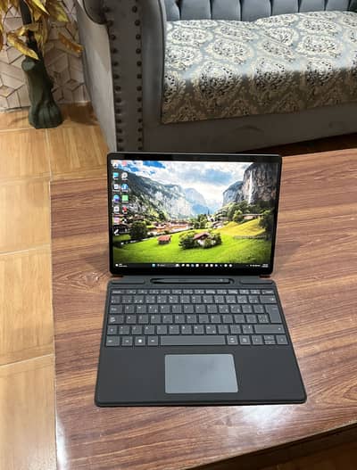 Microsoft Surface Pro 9 i7 12th Gen 16GB Ram 256GB SSD