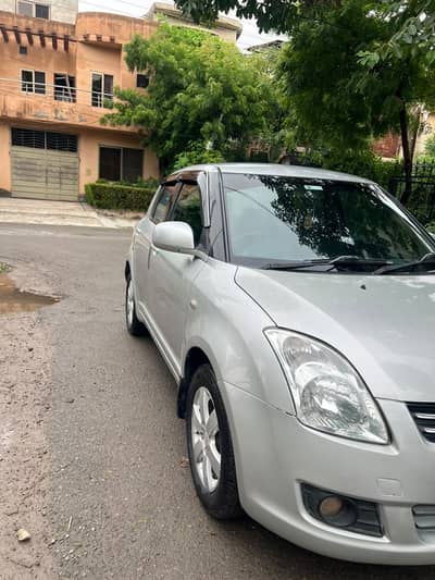 Suzuki Swift 2012 Dlx