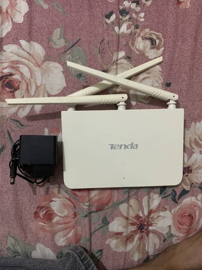 Tenda F3 WiFi Router - 3 Antenna | Good Condition