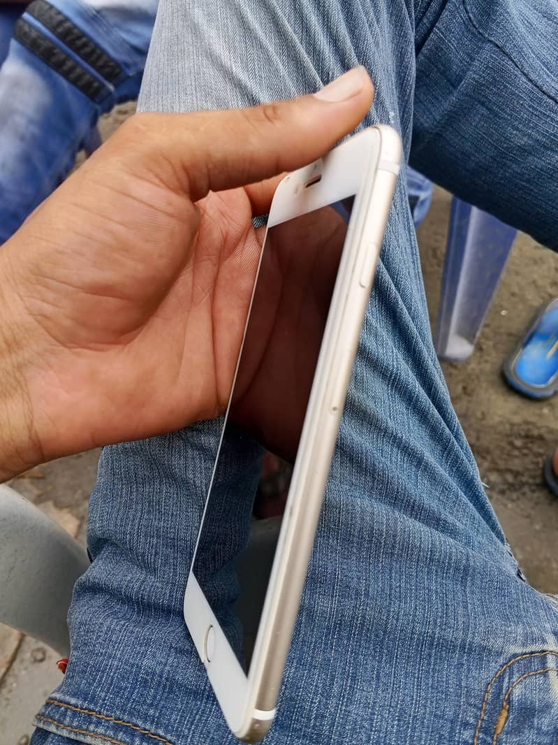 Apple iPhone 7 Plus 2