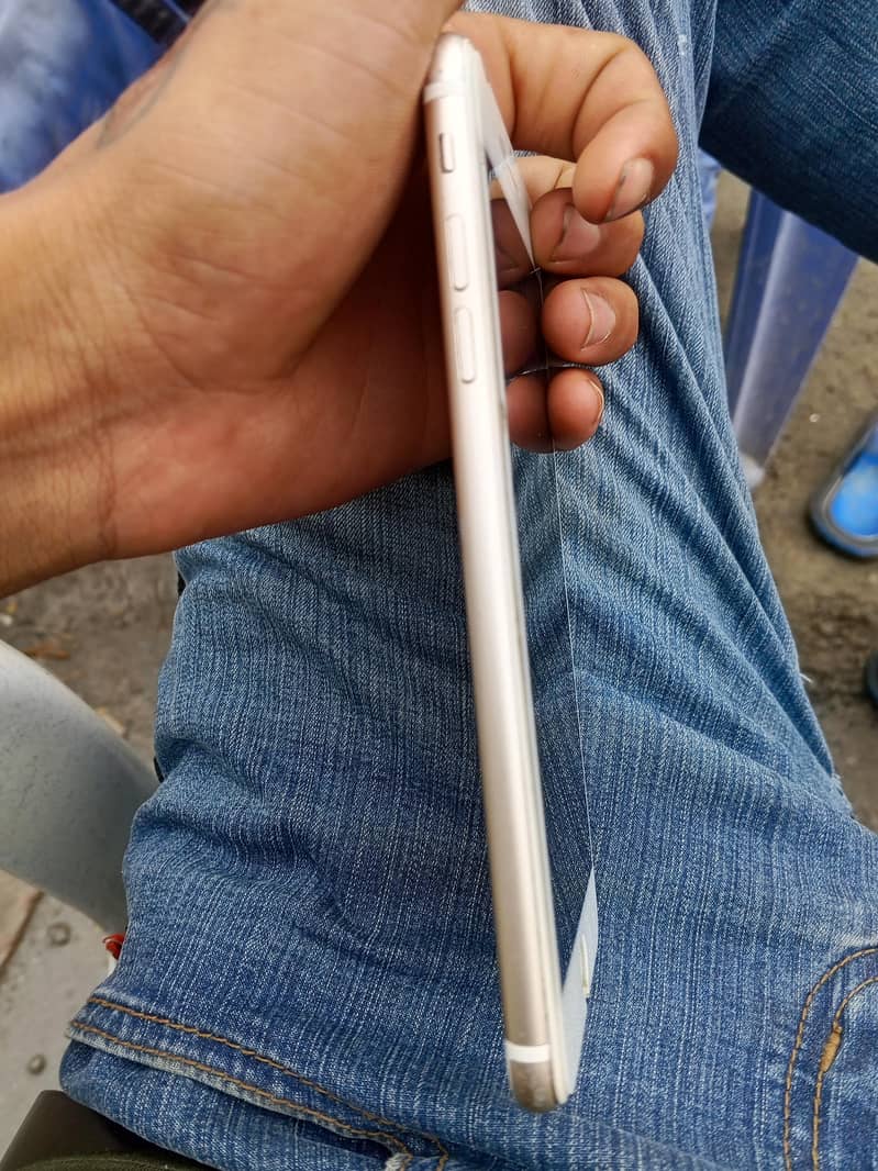 Apple iPhone 7 Plus 4