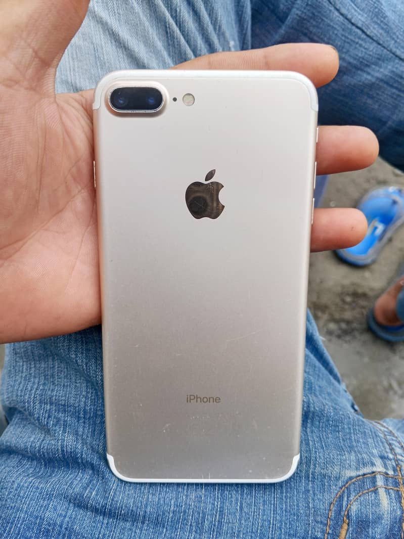 Apple iPhone 7 Plus 5