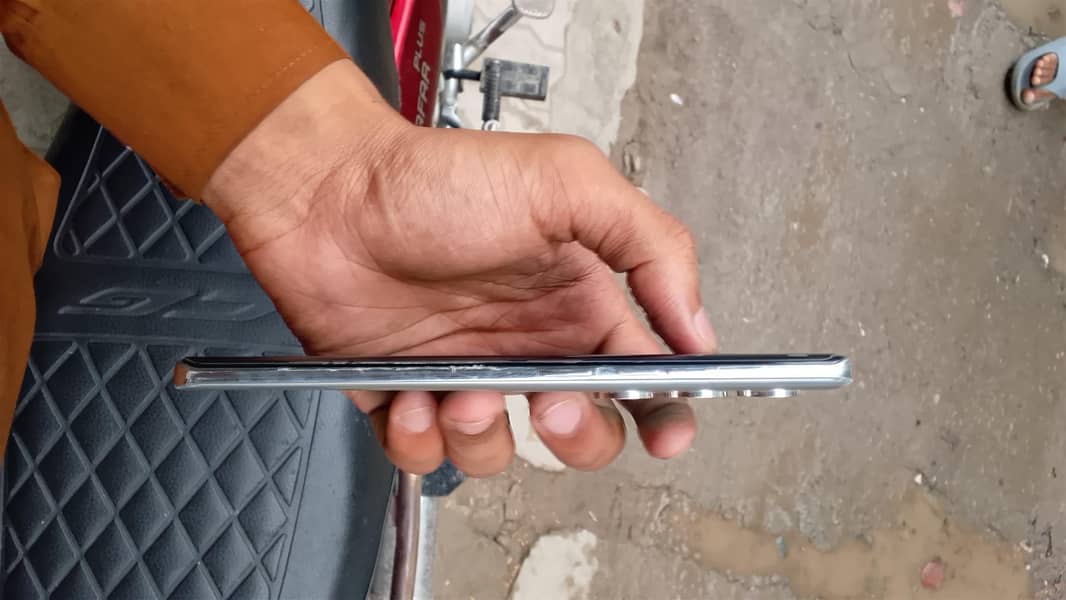 Tecno CAMON 40 Pro 4