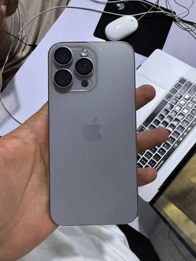 I phone 15 pro max jv 10/10