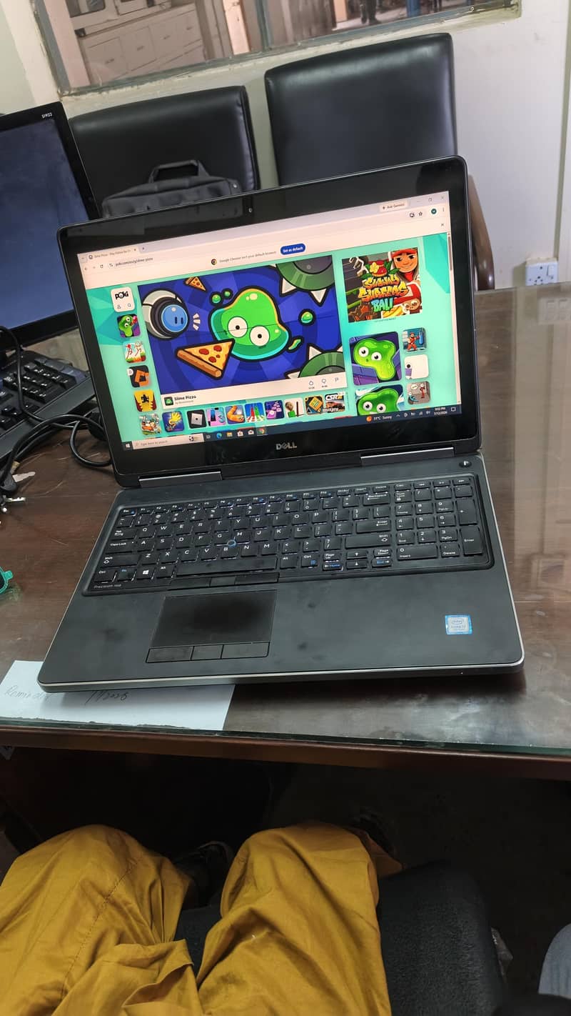 Dell Precision 7520 1