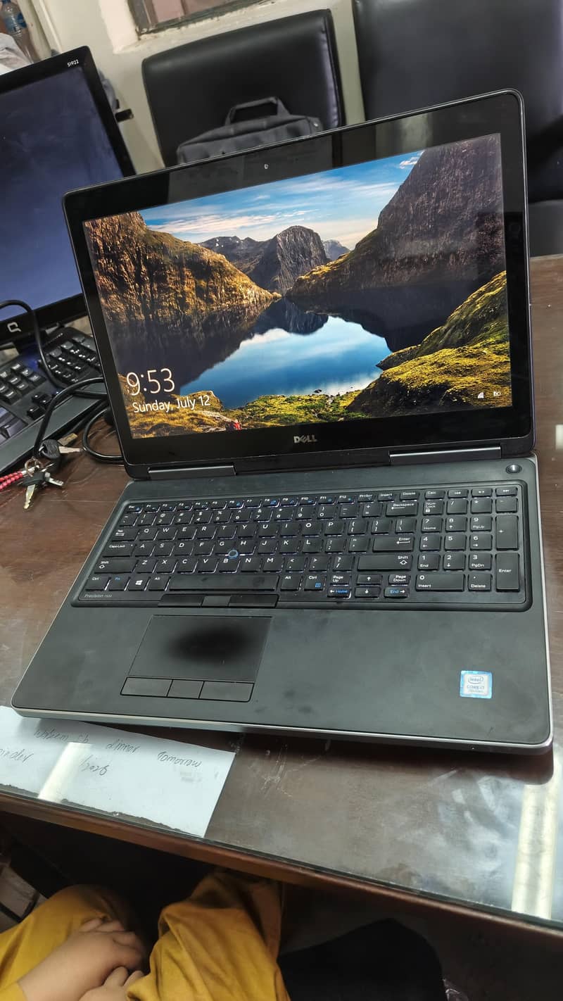 Dell Precision 7520 4
