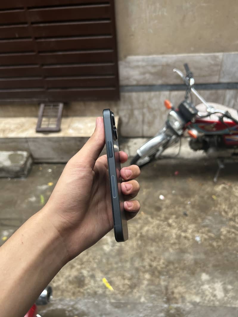Apple iPhone 14 2