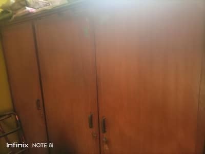 3 door wardrobe