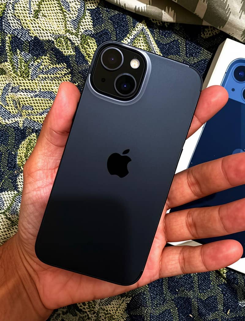 Apple iPhone 13 1