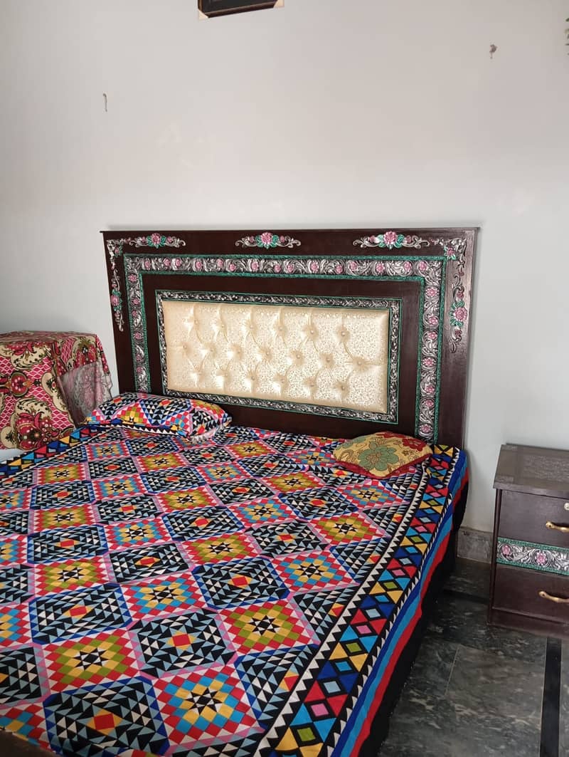 Bed with side tables + dressing 0