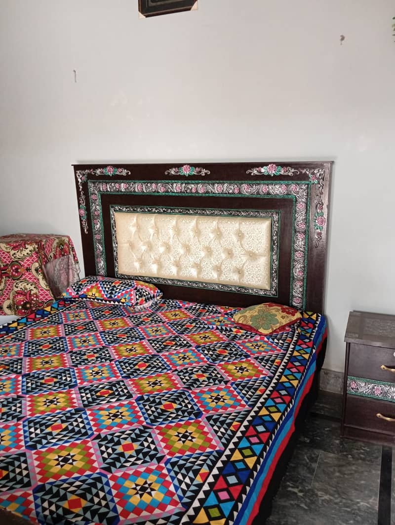 Bed with side tables + dressing 1