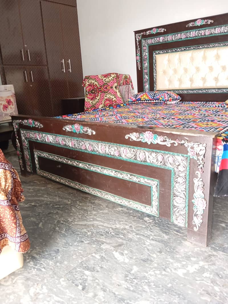 Bed with side tables + dressing 2