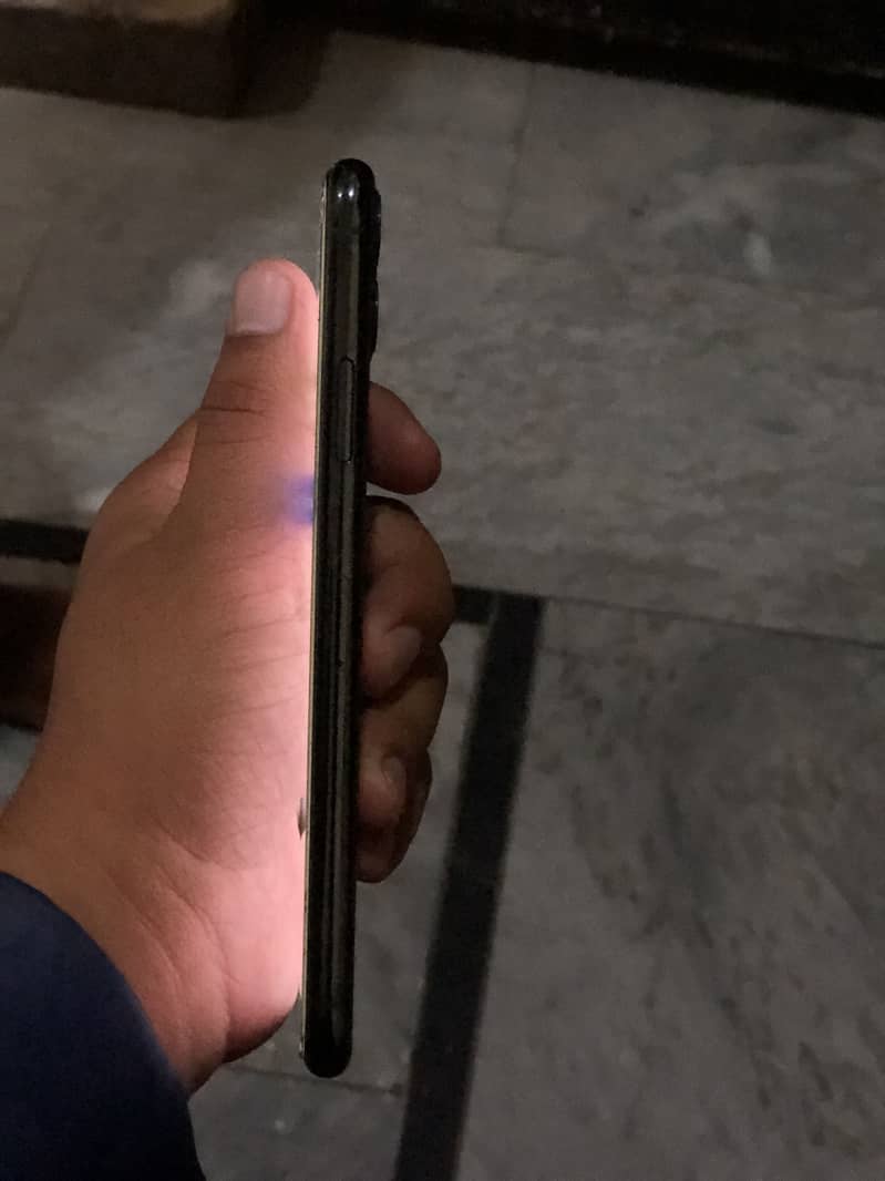 iPhone 11 Pro Max 3