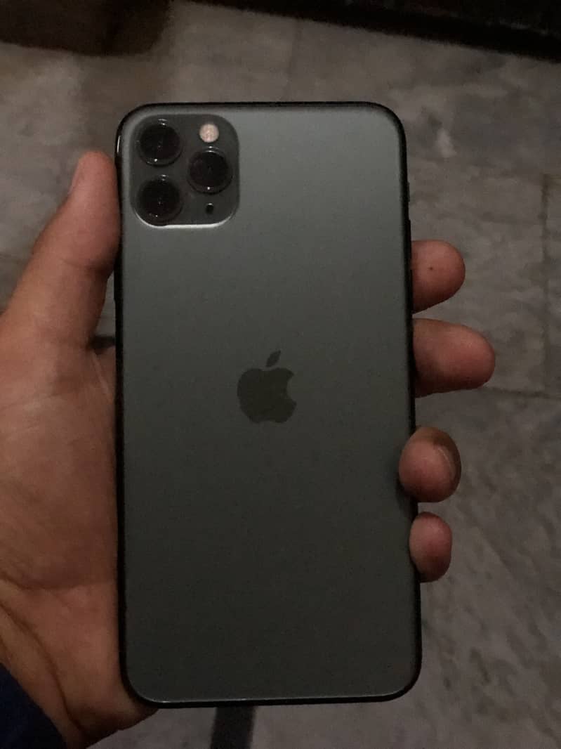 iPhone 11 Pro Max 4