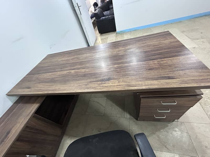 Used Executive Table 1