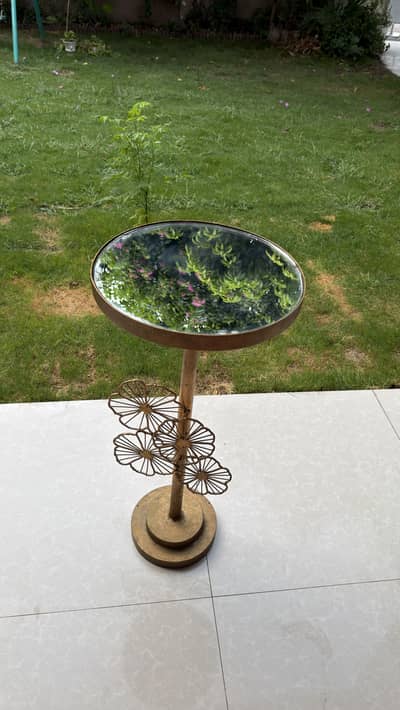 Coffee/corner table