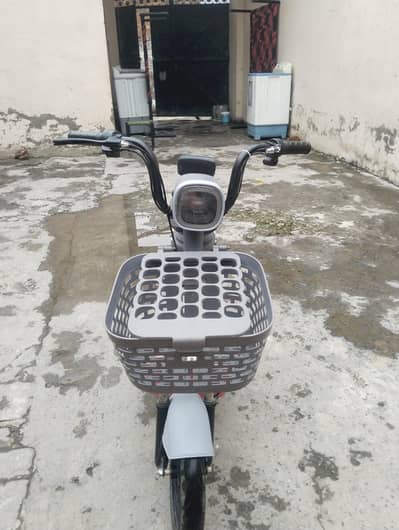 very good condition cycle scooty