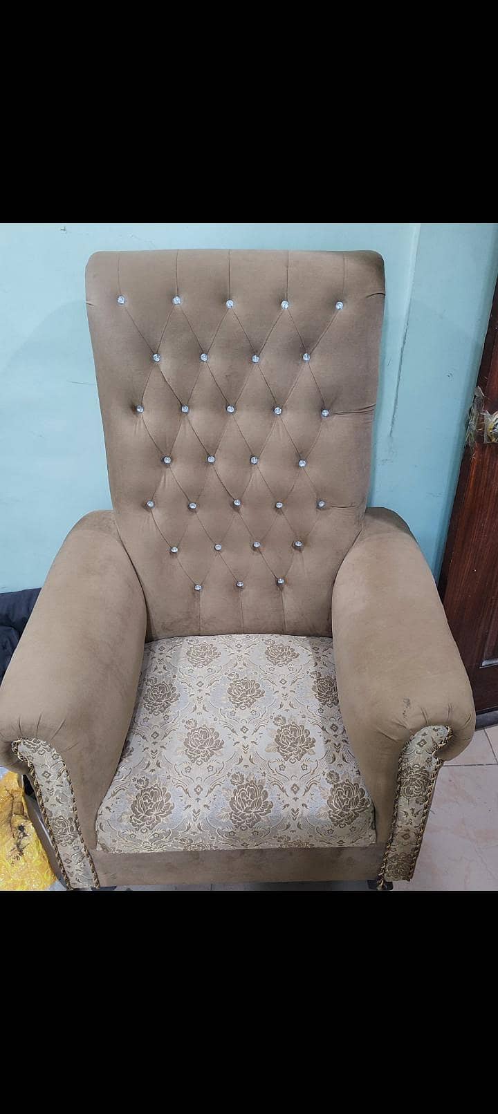 2 seater sofa 0