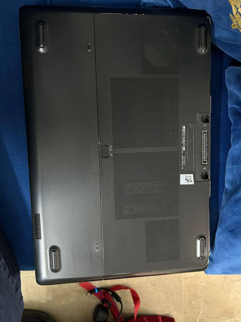 Dell precision 7710 12
