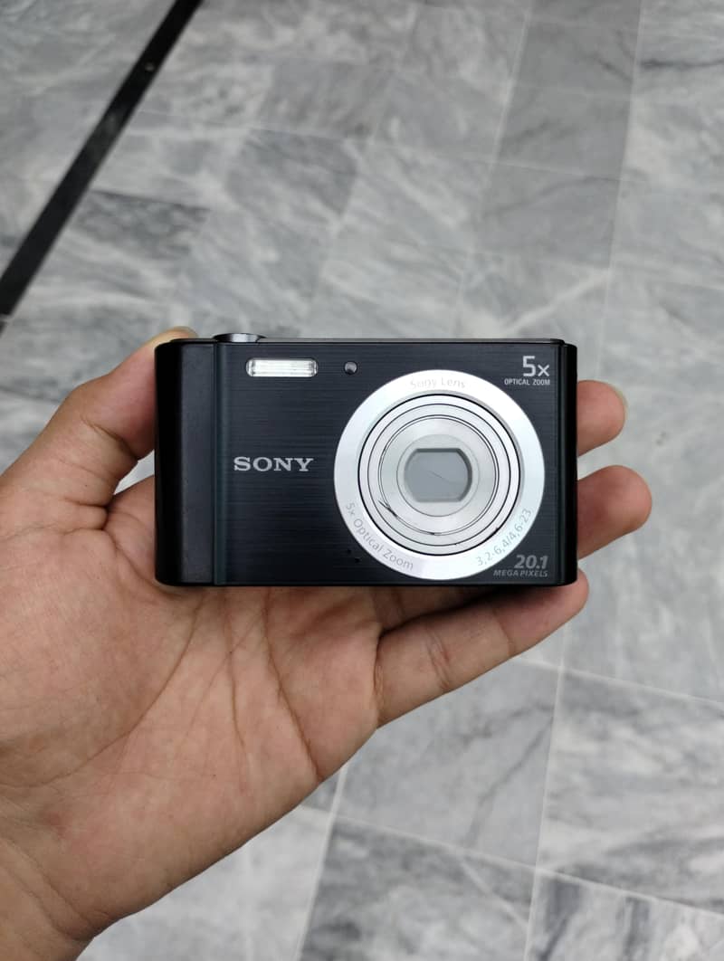 Digital Camera 0