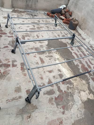 Suzuki every ka upr wla roof stand ha