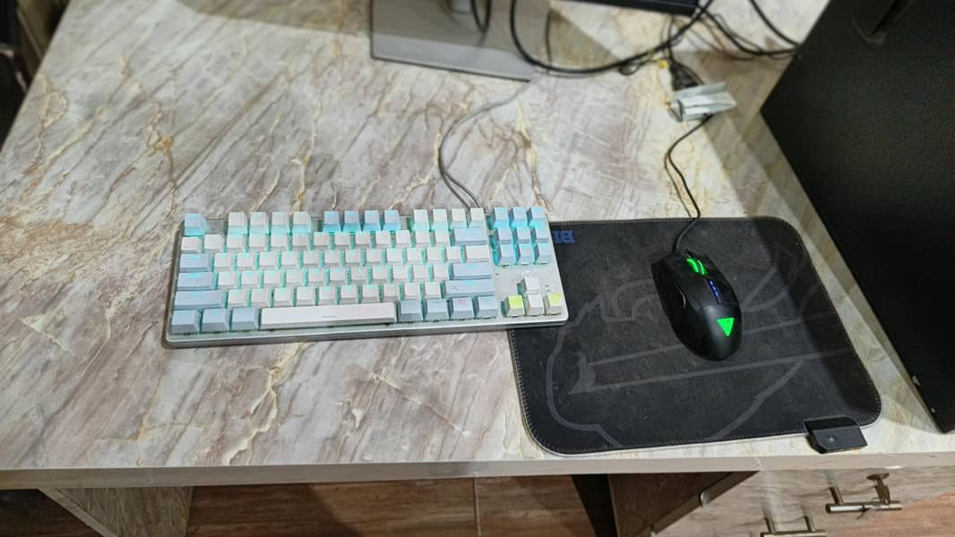 Gaming PC setup 4