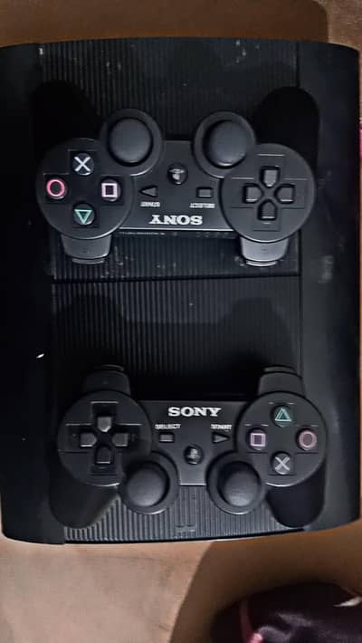 PlayStation 3 (PS3) Slim – Iconic Games Bundle – Excellent Condition
