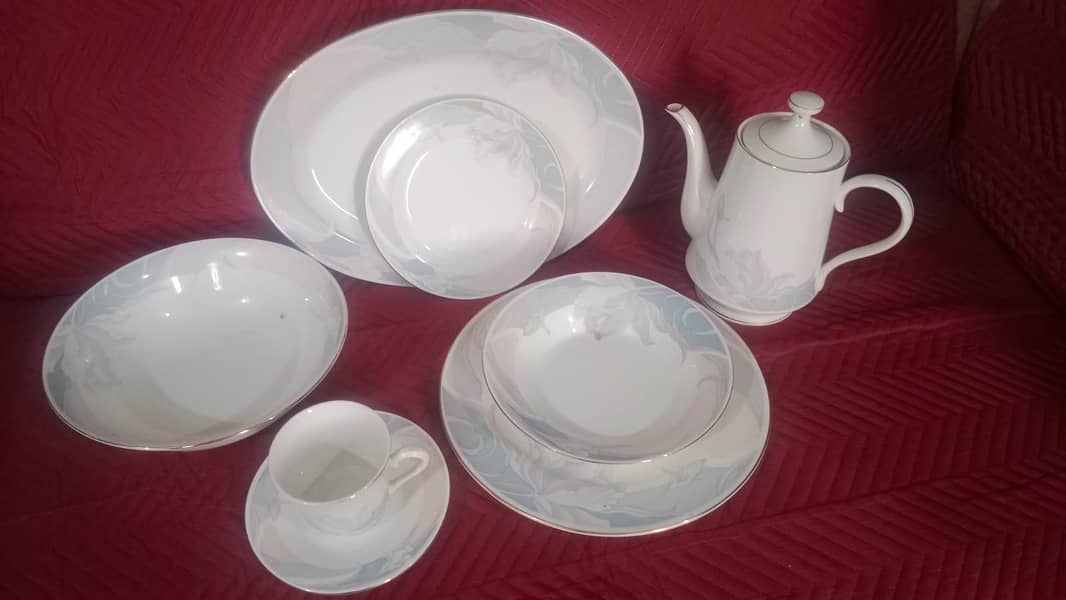 40 PCs dinner set 0
