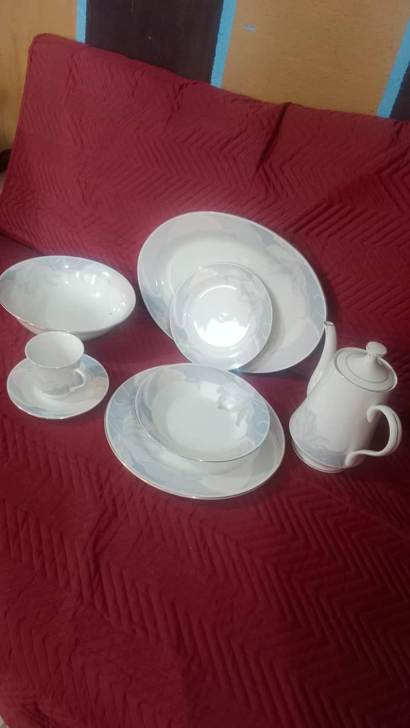 40 PCs dinner set 1
