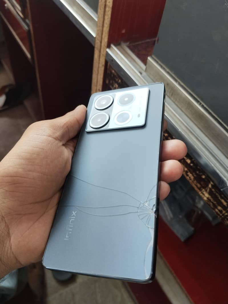 Infinix Note 40 0