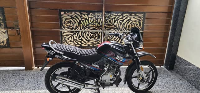Yamaha YBR 125G 2023 | 13,000 KM Driven | 1st Owner | Black