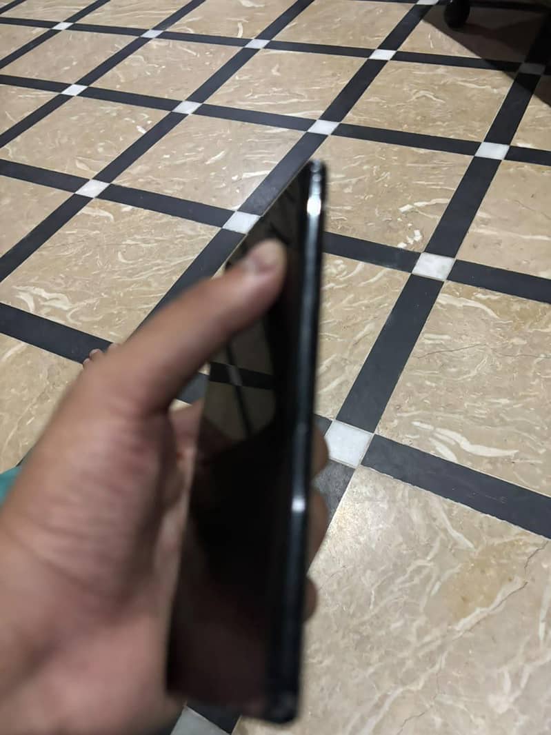 Samsung Mobile Note 8 1