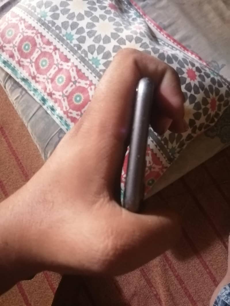 Apple iPhone 11 5