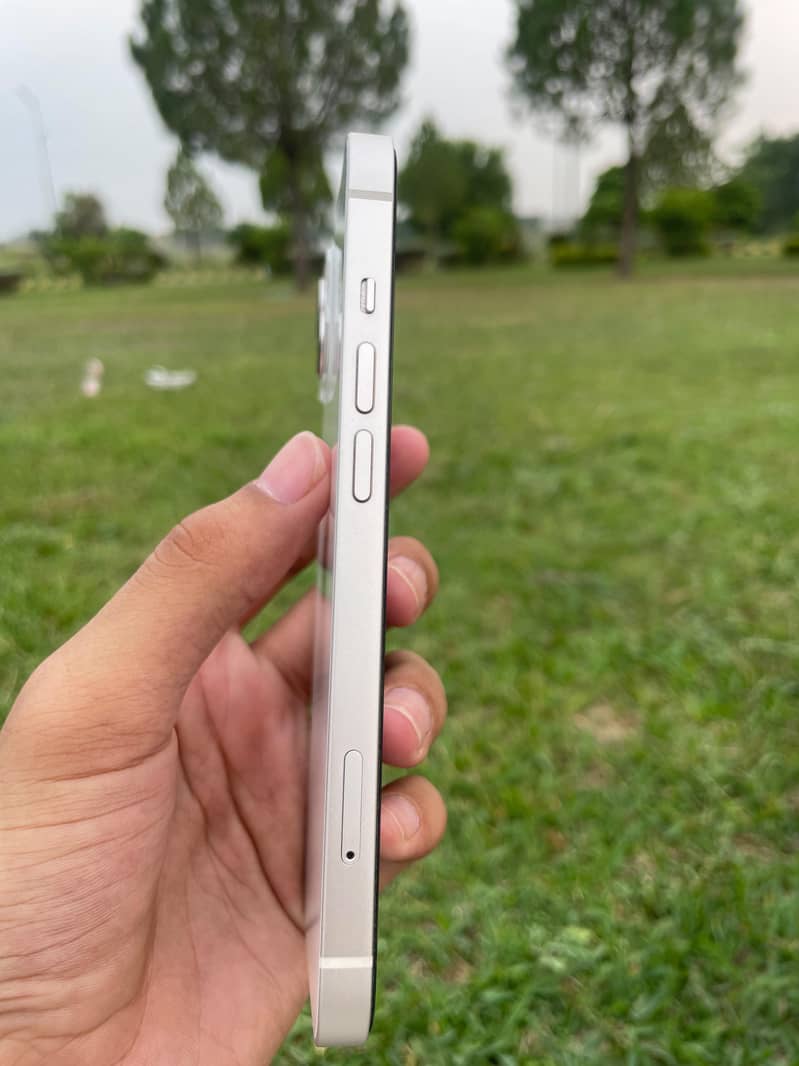 Apple iPhone 13 3