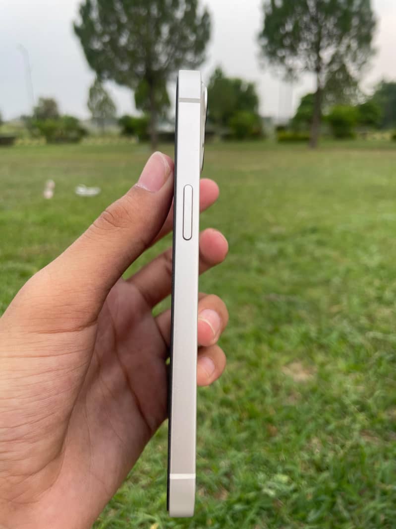 Apple iPhone 13 4