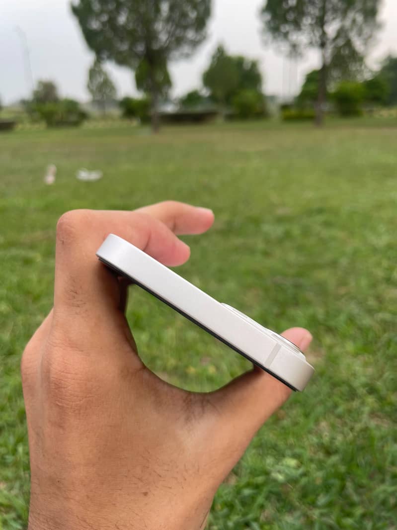 Apple iPhone 13 6